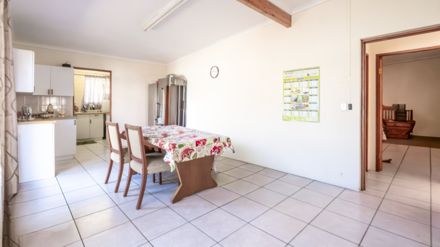 5 Bedroom Property for Sale in Sedgefield Central Western Cape